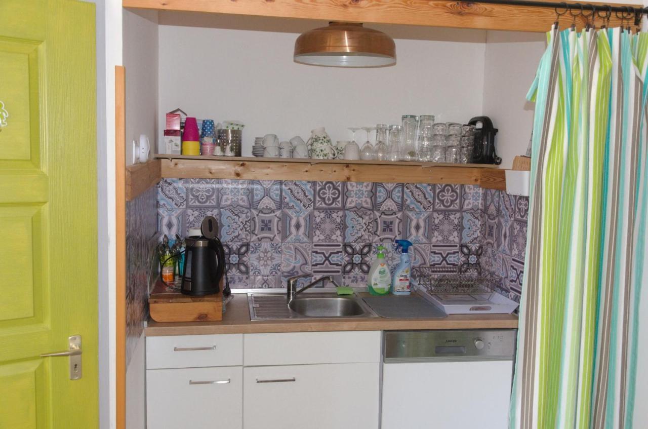 Green Dot Home Сомбатгей Екстер'єр фото