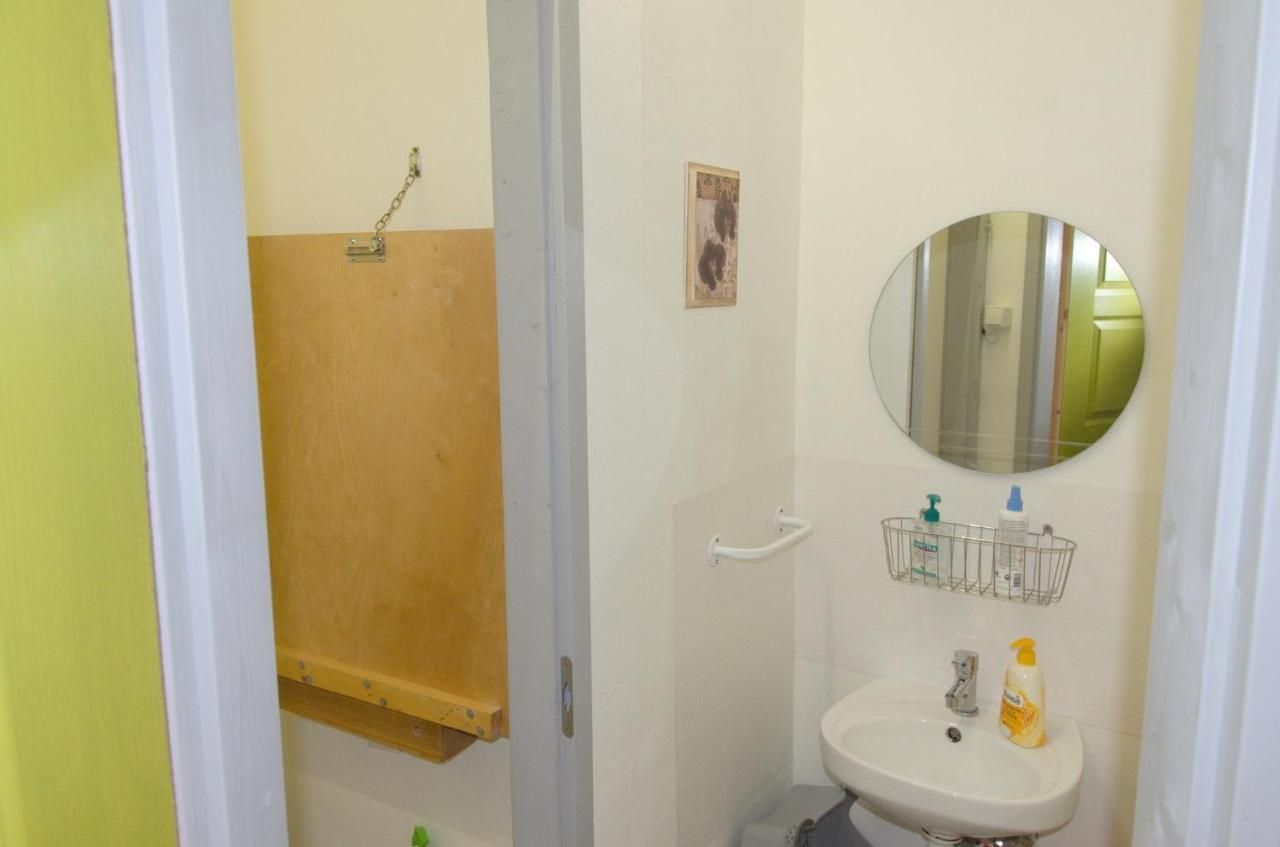 Green Dot Home Сомбатгей Екстер'єр фото