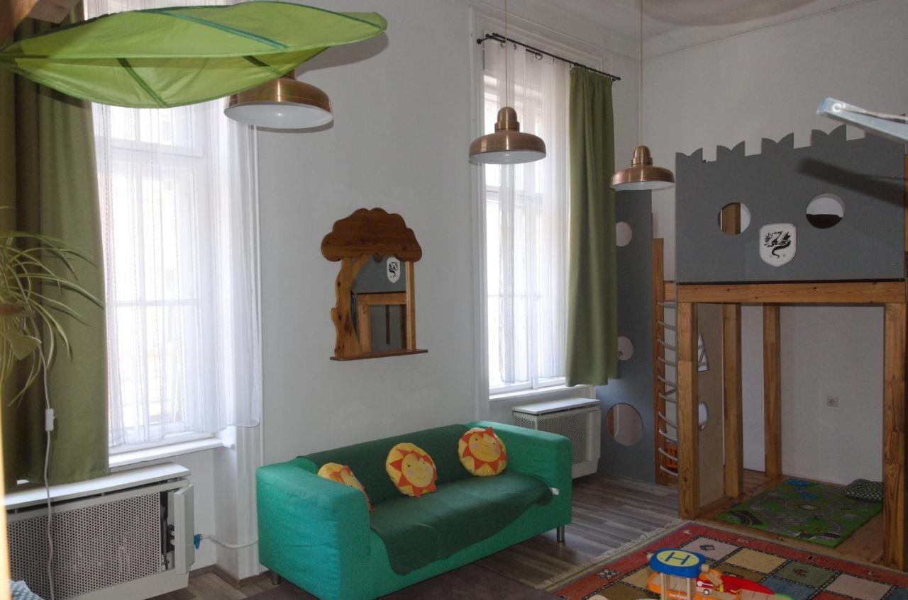 Green Dot Home Сомбатгей Екстер'єр фото